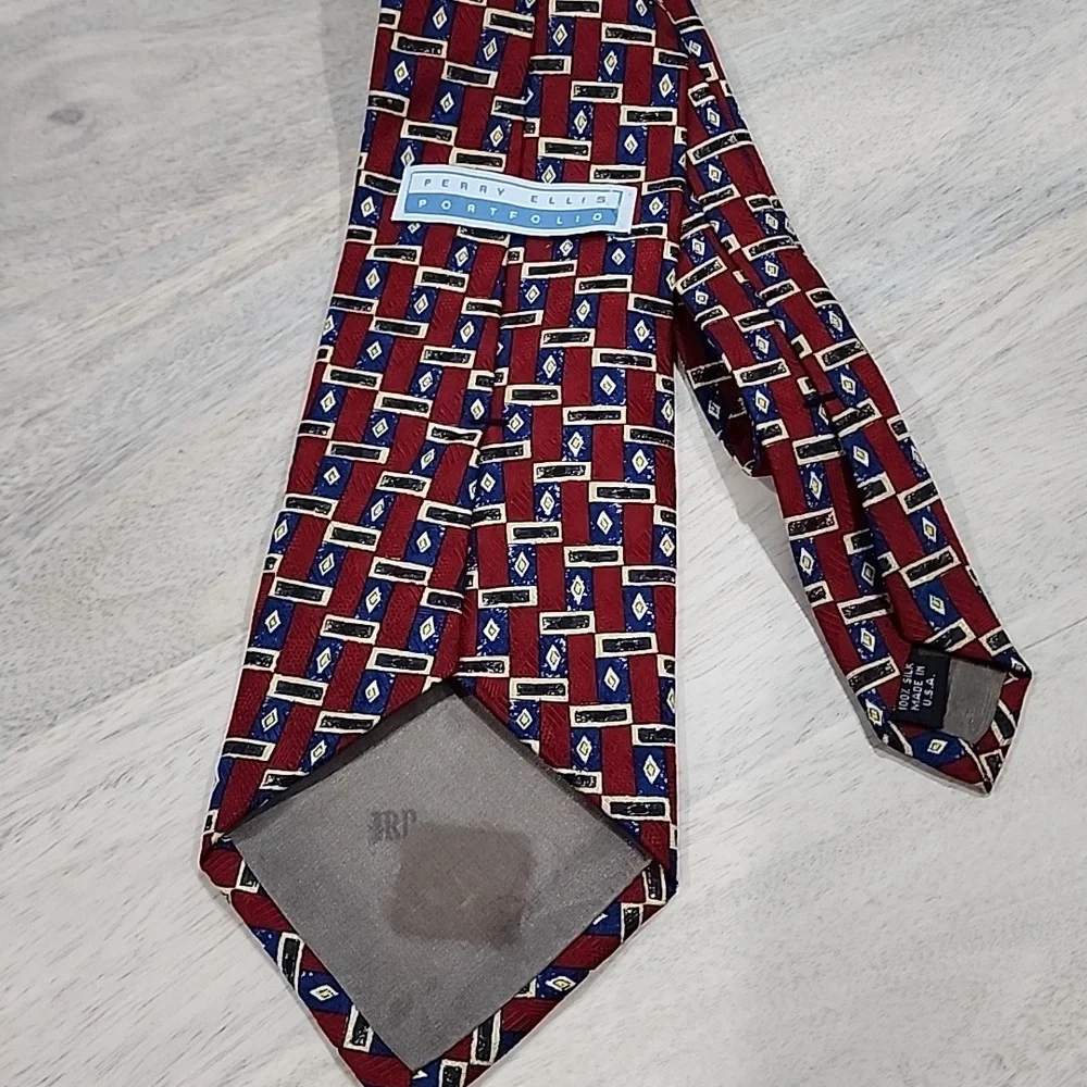 PERRY ELLIS PORTFOLIO MEN'S TIES  RED BLUE ,PREOWNED